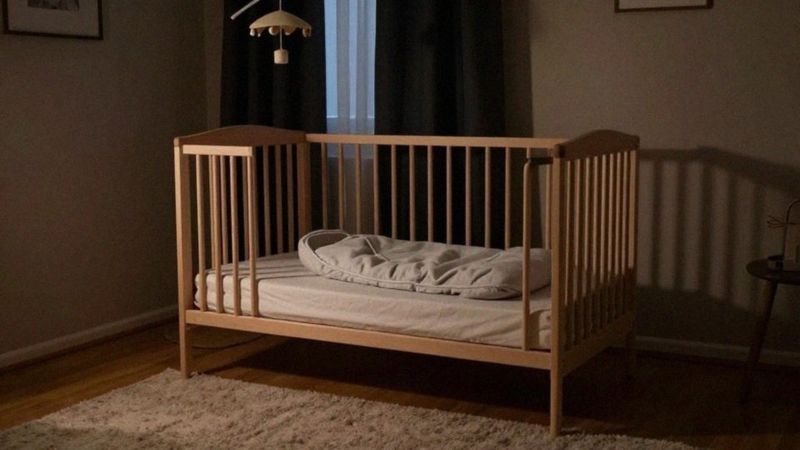Jak przygotować niemowlę do dłuższego snu?