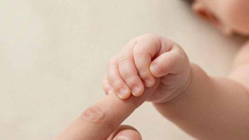 Jak dojrzewanie układu nerwowego powoduje objawy?