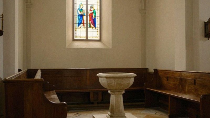 Czy osoba innego wyznania może być chrzestnym?