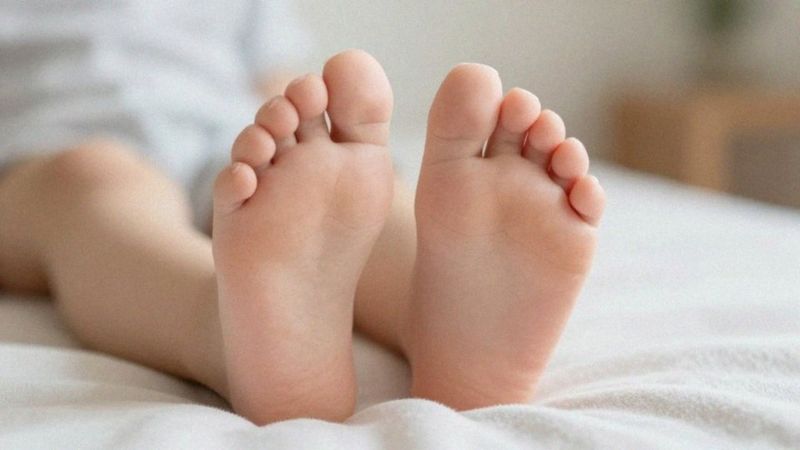 W jakim kształcie i długości ciąć paznokcie stóp?