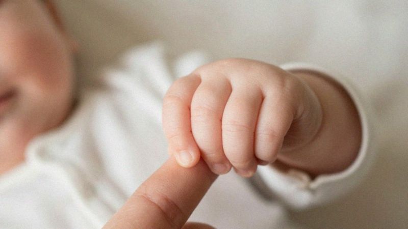 W jaki sposób 3-miesięczne dziecko komunikuje się z rodzicem?
