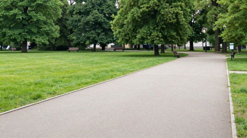 Jakie środki ostrożności stosować na dworze?