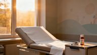 Ból brzucha i temperatura u dzieci — co oznaczają objawy i jak postępować?
