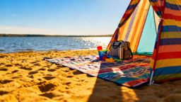 Co potrzebne na plażę z dzieckiem? Praktyczny poradnik i lista akcesoriów