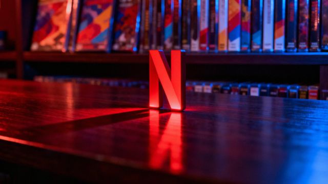 Jakie są fajne filmy na Netflix? Odkryj najlepsze tytuły i nowości