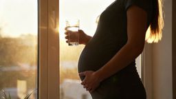 Małowodzie — czy picie wody naprawdę pomaga?